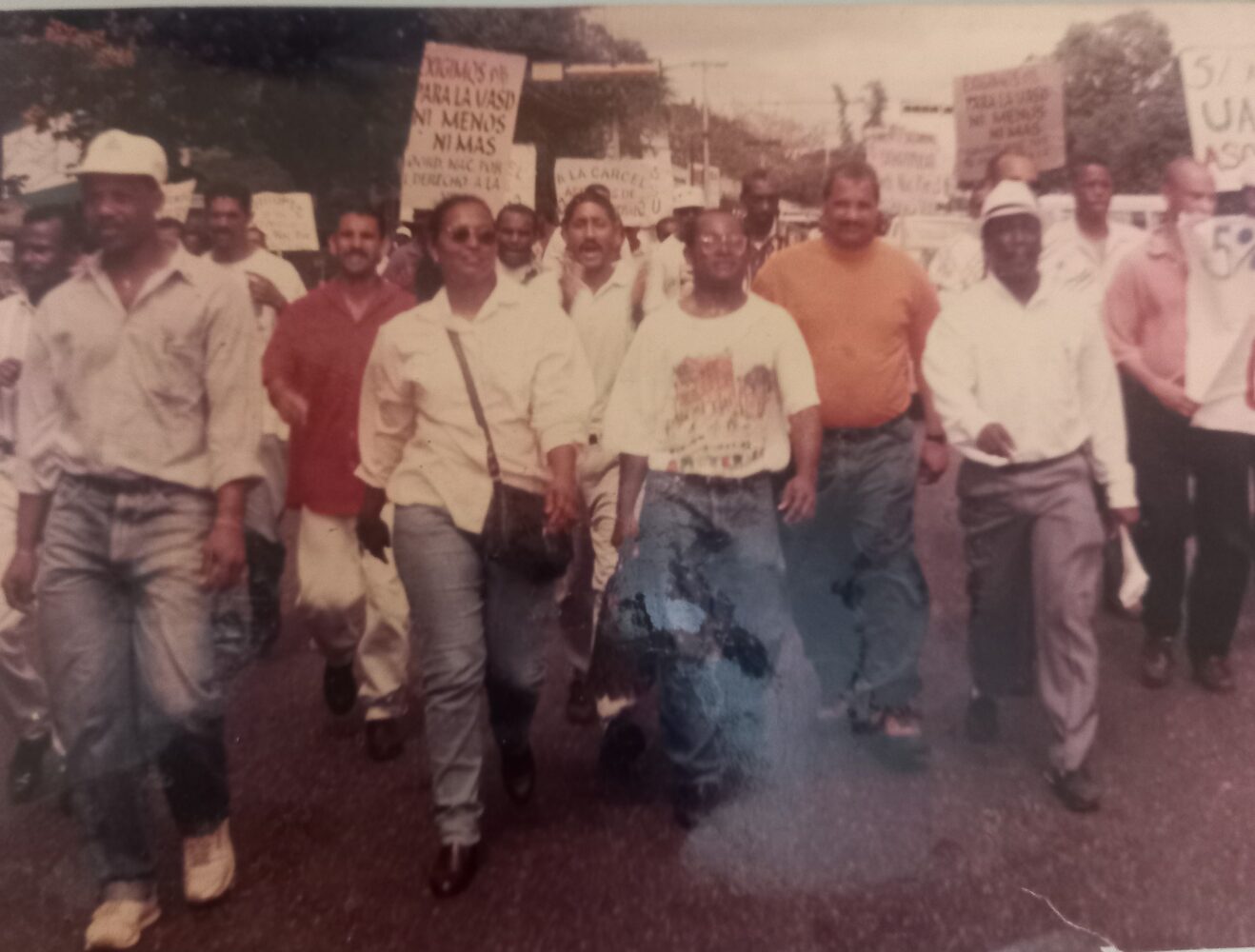 Pleno ASODEMU marcha al Congreso Nacional