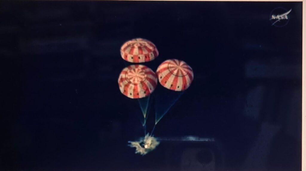 Los astronautas de Artemis 2 aterrizan y concluyen una misión histórica que ha llevado a los humanos a la Luna más de 50 años después