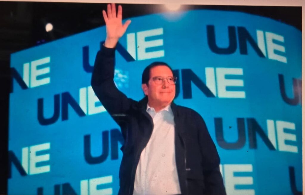 Martín Torrijos lanza proyecto nacional UNE